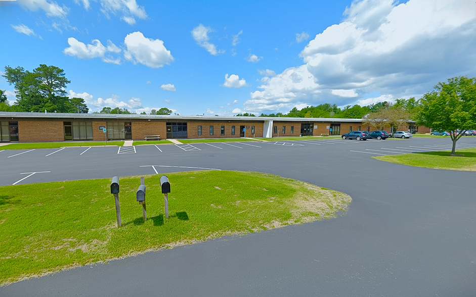 More Photos Of 2 Industrial Park Dr, Concord Service For Lease