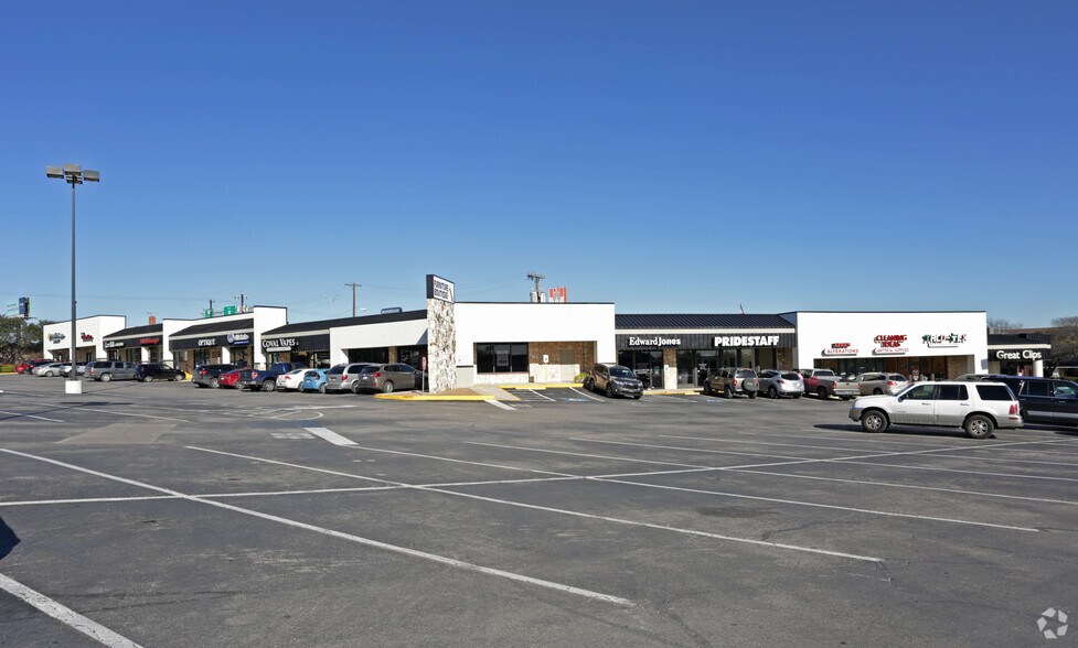 More Photos Of 15000-15060 San Pedro Ave, San Antonio Unknown For Lease