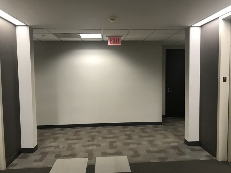 More Photos Of 333 E Butterfield Rd, Lombard Office For Lease