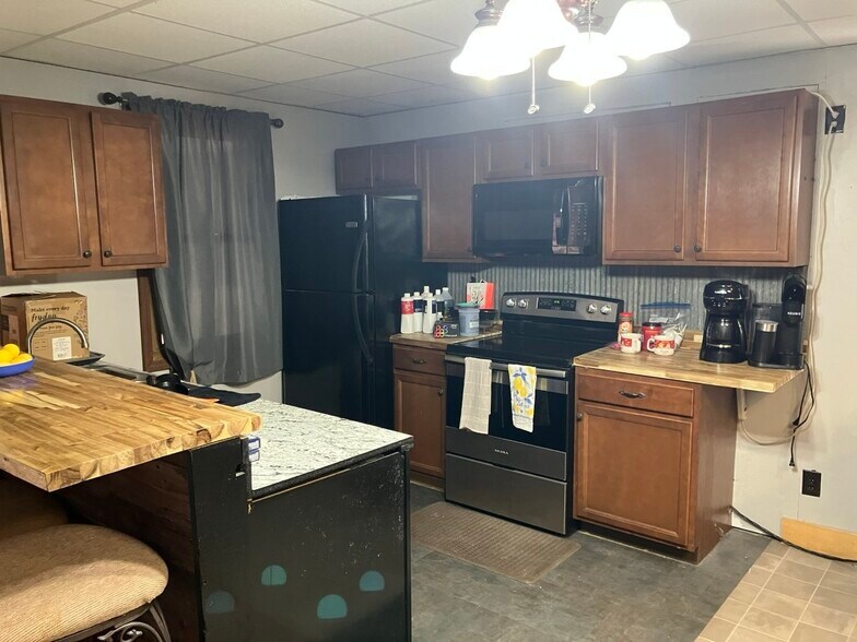 More Photos Of 600 Kentucky St, Quincy General Retail For Sale