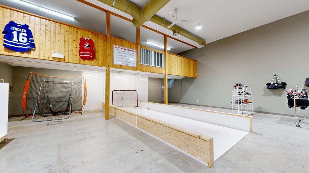 More Photos Of 4902 51 Av, Stettler Freestanding For Lease