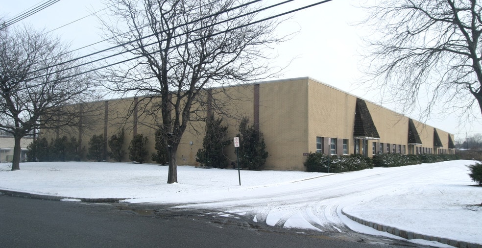 More Photos Of 16 Cragwood Rd, Avenel Warehouse For Lease