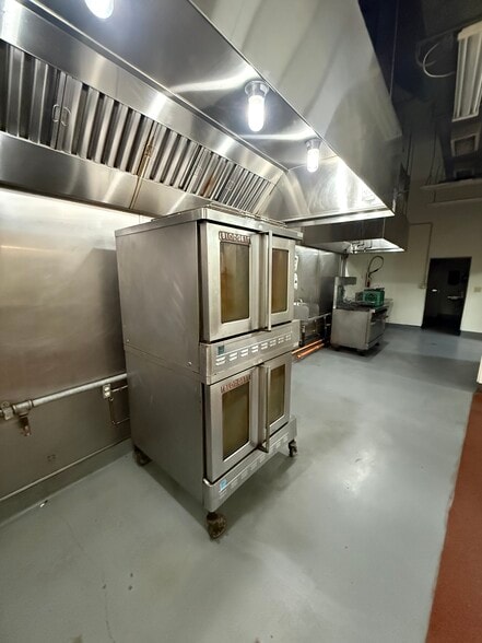More Photos Of 5836-5838 San Pablo Ave, Emeryville Storefront Retail Residential For Lease