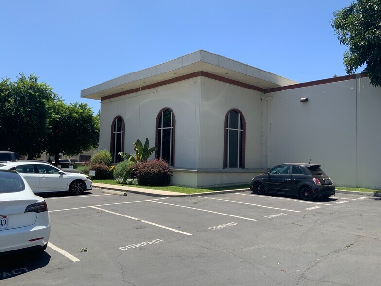 Primary Photo Of 16641 Roscoe Pl, North Hills Warehouse For Lease