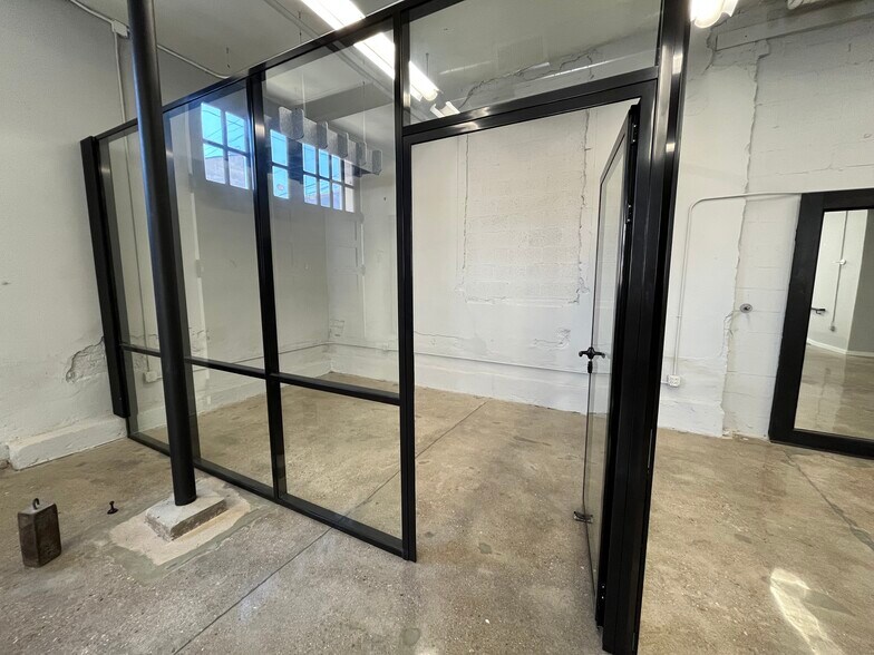 More Photos Of 14 W 15th St, Cincinnati Warehouse For Lease