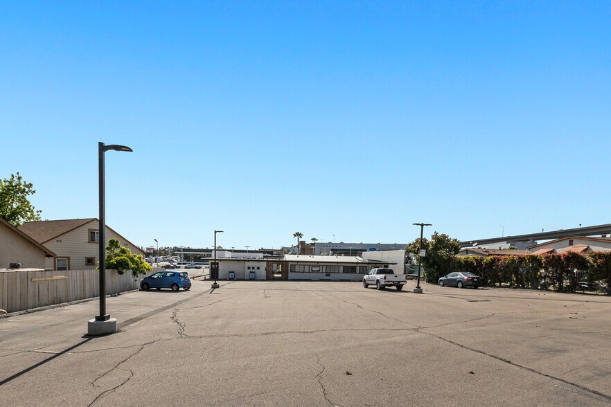 More Photos Of 8939 La Mesa Blvd, La Mesa Medical For Lease