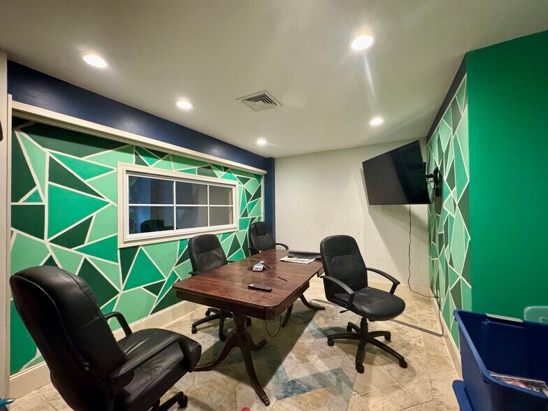 More Photos Of 386 Spanish Wells Rd, Hilton Head Research And Development For Sale