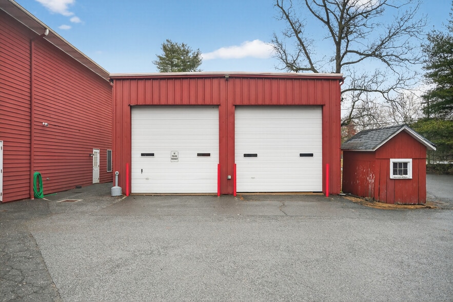 More Photos Of 387 Danbury Rd, Wilton Medical For Sale