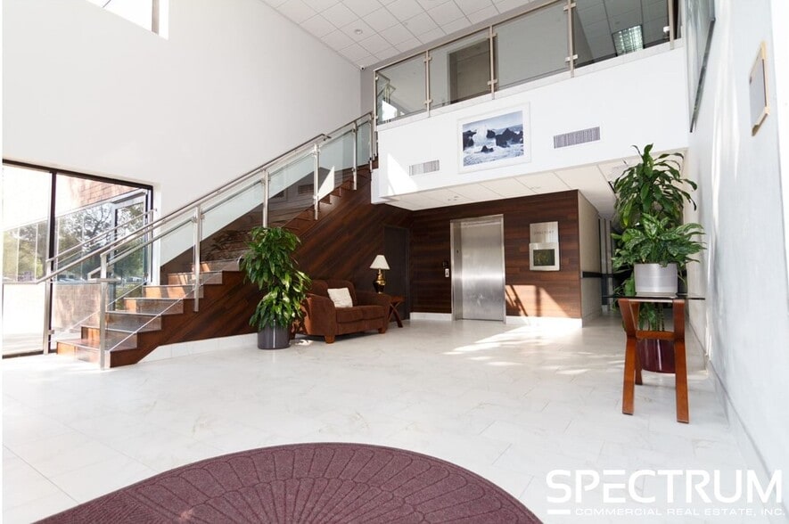 More Photos Of 27201 Tourney Rd, Valencia Medical For Lease