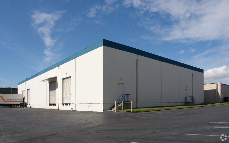 More Photos Of 4935 Mercury St, San Diego Manufacturing For Lease