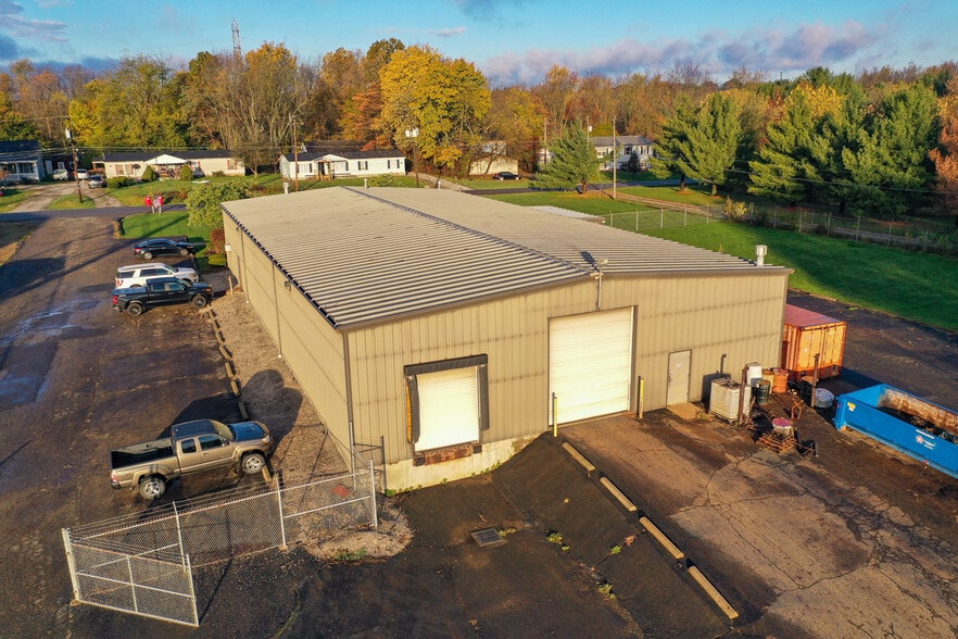 More Photos Of 3822 Victory Ave, Louisville Warehouse For Lease
