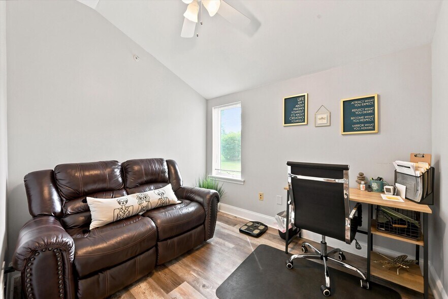 More Photos Of 103 Garris Rd, Downingtown Medical For Sale
