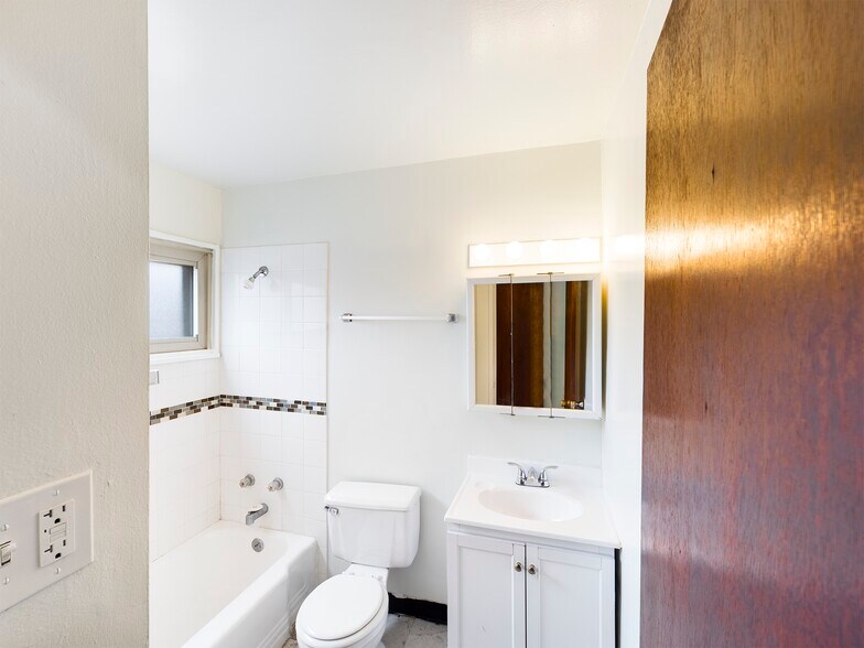 More Photos Of 1450 E 154th Pl, Dolton Apartments For Sale