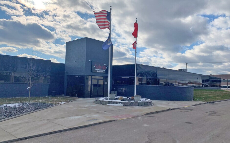 More Photos Of 42370 Van Dyke Ave, Sterling Heights Medical For Lease