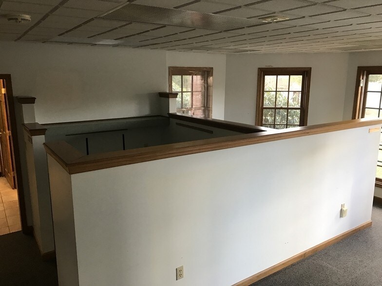 More Photos Of 2970 Corporate Ct, Orefield Medical For Lease