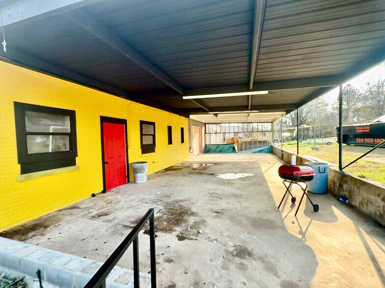More Photos Of 1508 2nd Ave, Opelika Flex For Lease