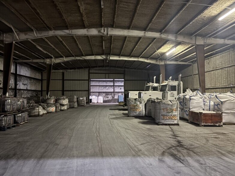 More Photos Of 7015 Highway 271 S, Fort Smith Distribution For Sale