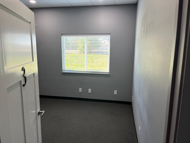 More Photos Of 47392 272nd St, Harrisburg Office For Lease