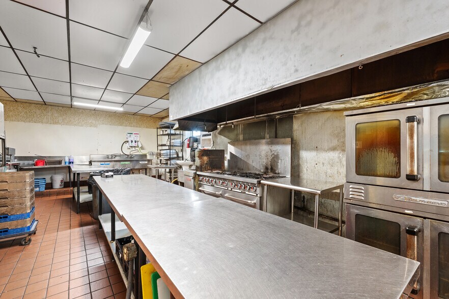 More Photos Of 22288 Pine St, Robertsdale Restaurant For Sale