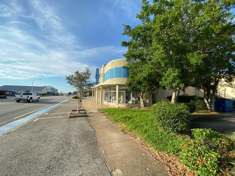 More Photos Of 316 S McKenzie St, Foley Office For Lease