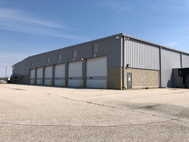 More Photos Of 14831 Foundation Ave, Evansville Distribution For Lease
