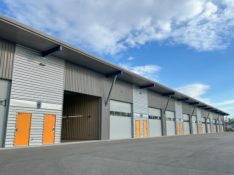 More Photos Of 14105 Wm Davis Pky, Jacksonville Warehouse For Sale