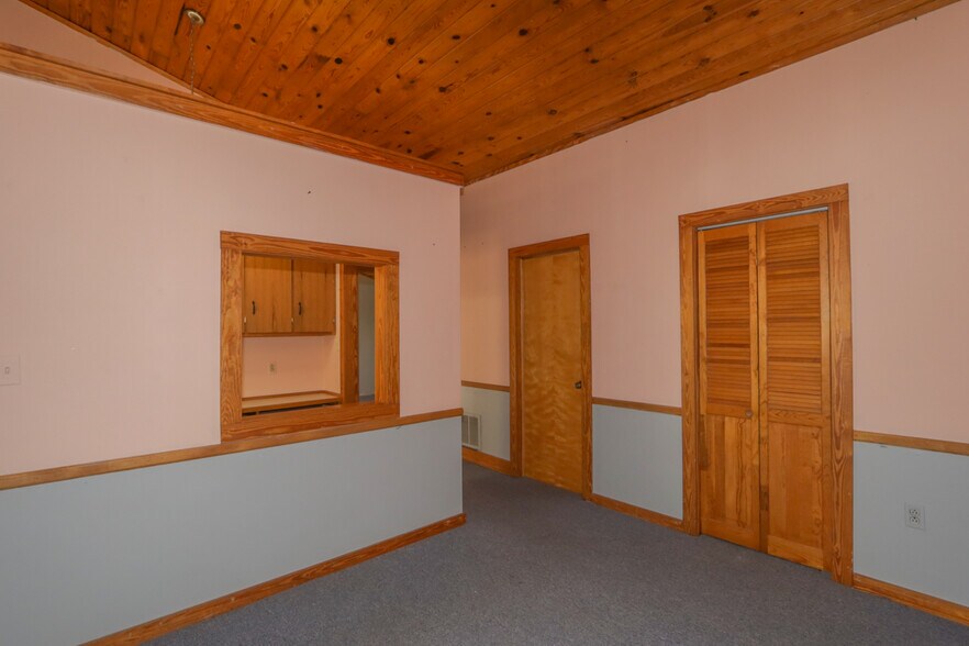 More Photos Of 113 Court St, Pickens Office For Sale