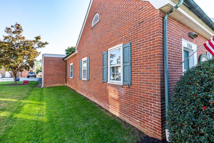 More Photos Of 1355 N Main St, Hampstead Office For Sale