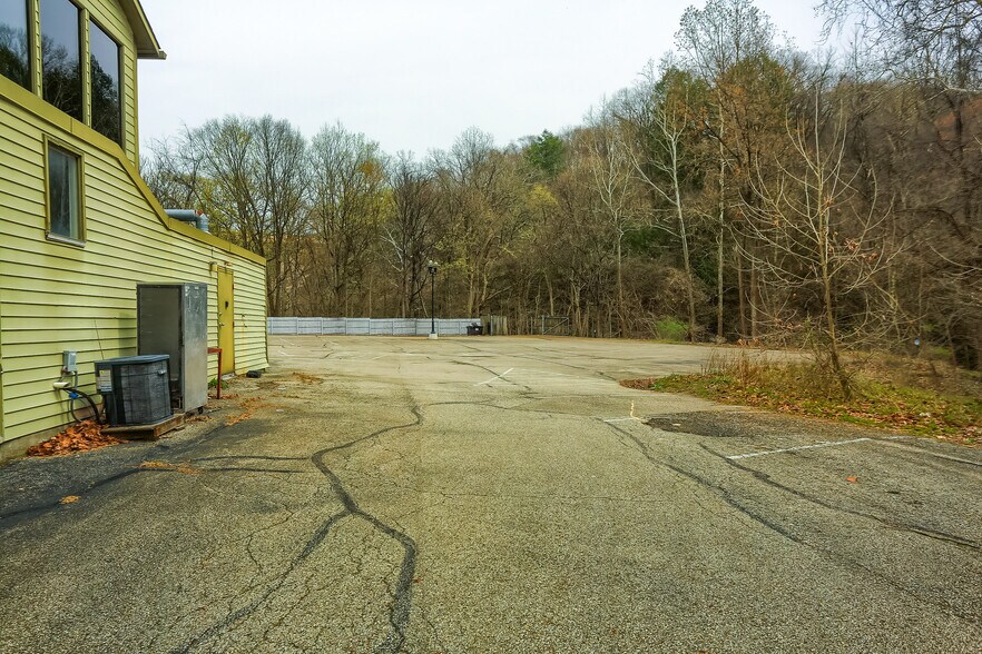 More Photos Of 634 Camp Horne Rd, Pittsburgh General Retail For Sale