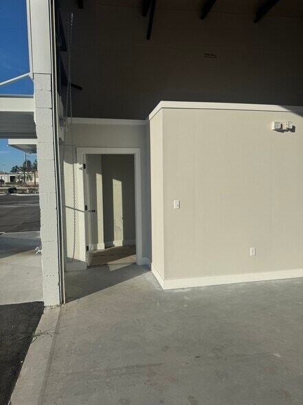 More Photos Of 2682-2730 Amera Trl, Saint Cloud Flex For Lease