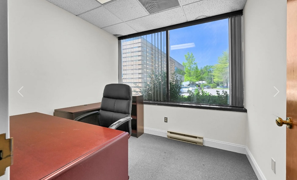 More Photos Of 90 Grove St, Ridgefield Medical For Sale