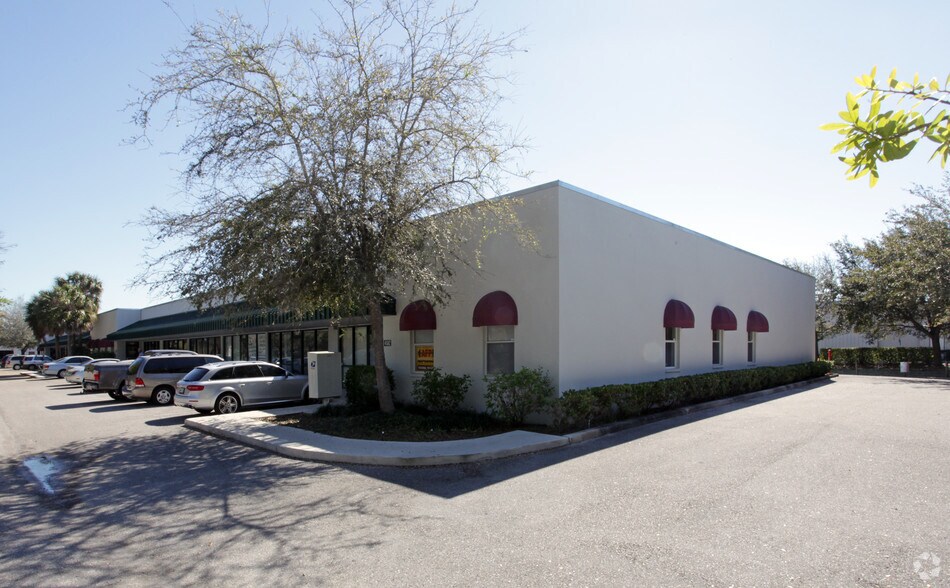 More Photos Of 4582-4612 Ashton Rd, Sarasota Warehouse For Lease