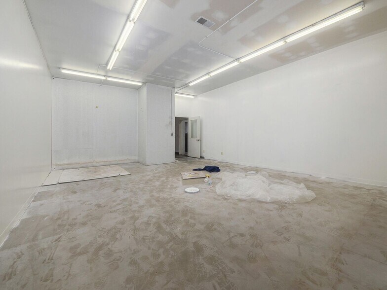 More Photos Of 600 N Clark St, Albion Auto Dealership For Sale