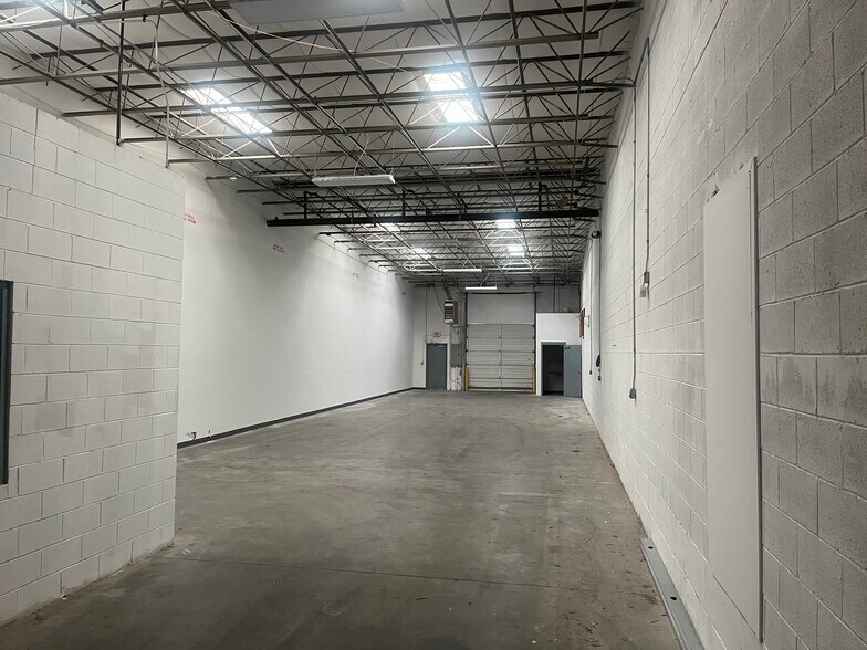 More Photos Of 963 N Burnt Hickory Rd, Douglasville Unknown For Lease