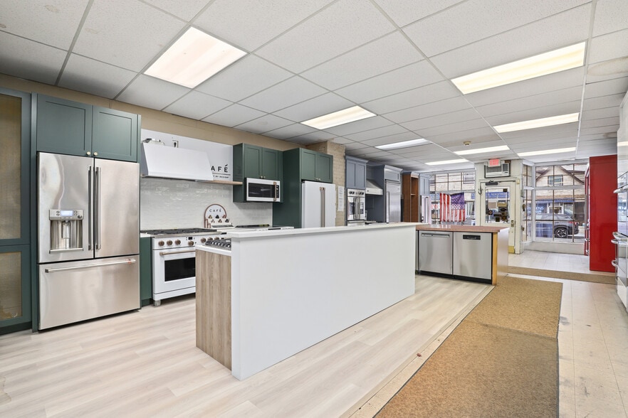 More Photos Of 441 Commerce St, Hawthorne Freestanding For Sale