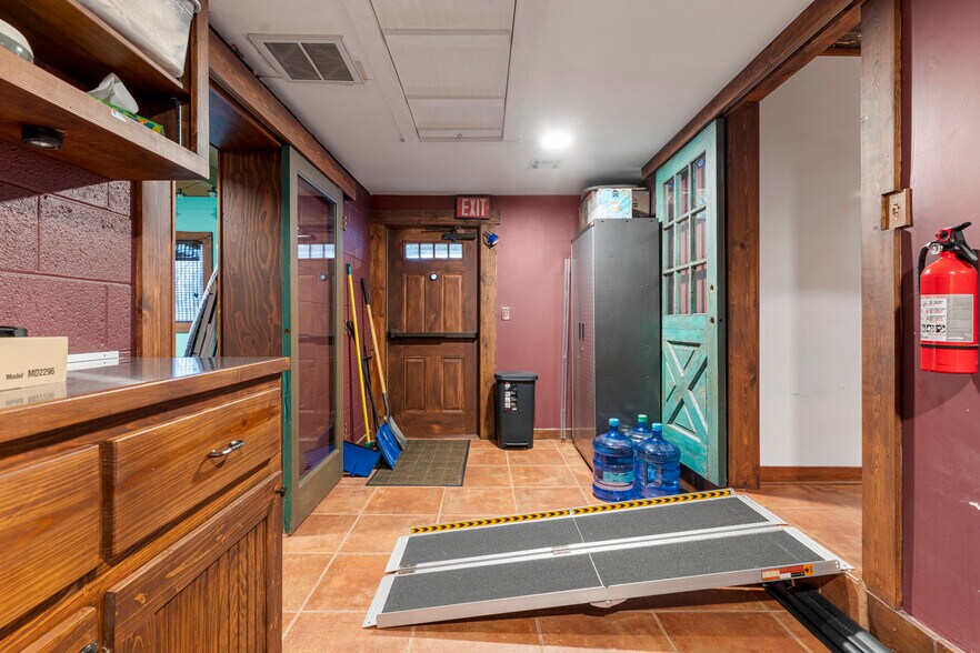 More Photos Of 3228 S Jamestown Ave, Tulsa Medical For Sale