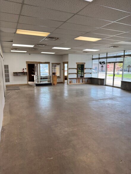 More Photos Of 812 Merriman Street, Conway Flex For Sale