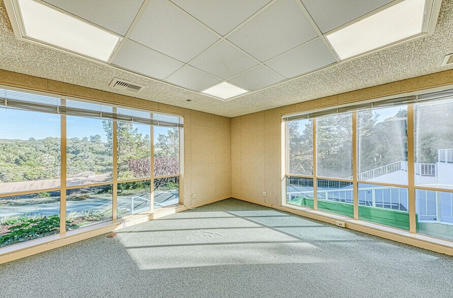 More Photos Of 120 Del Rey Gardens Dr, Del Rey Oaks Office For Sale