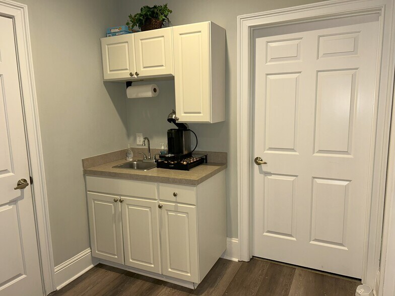 More Photos Of 11805 Northfall Ln, Alpharetta Medical For Lease