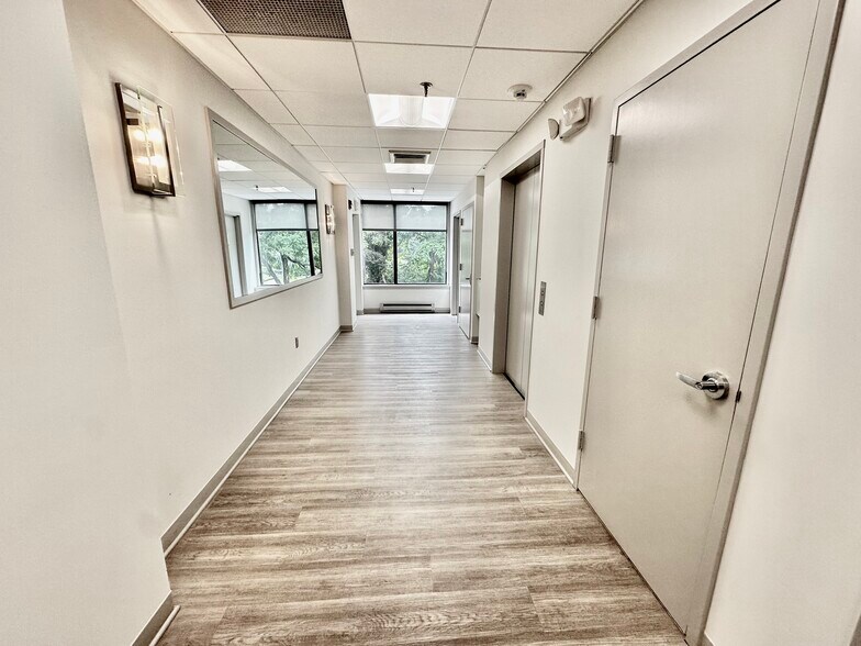 More Photos Of 81 Holly Hill Ln, Greenwich Office For Lease