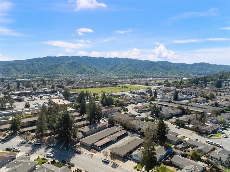 More Photos Of 8275 Westwood Dr, Gilroy Apartments For Sale