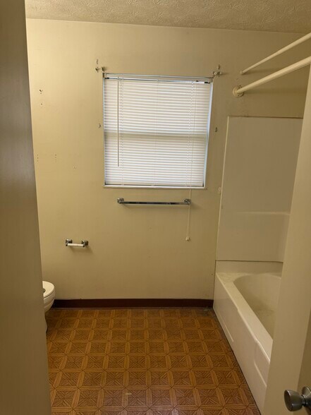 More Photos Of 77 Quail Holw, Inez Apartments For Sale