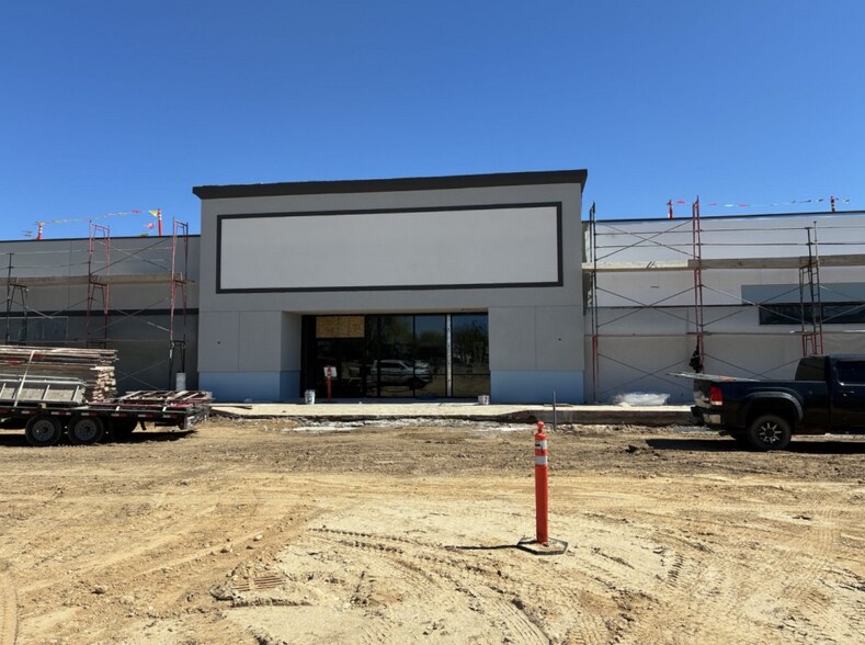 More Photos Of 1600 N Main St, Meridian General Retail For Lease