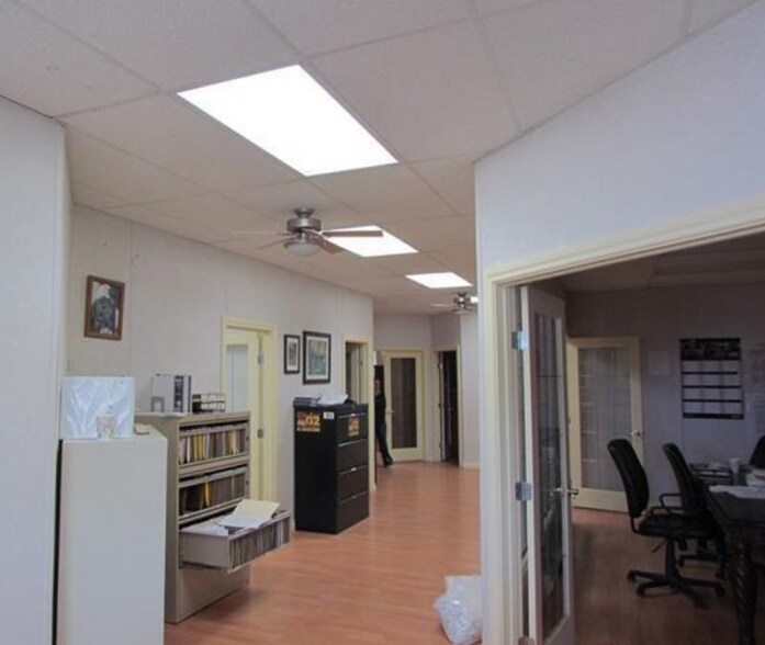 More Photos Of 10140 101 Ave, Lac La Biche Office For Sale