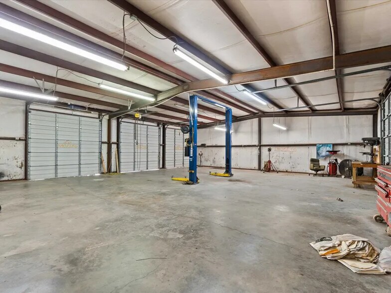 More Photos Of 420 E Scott St, Gilmer Industrial For Sale