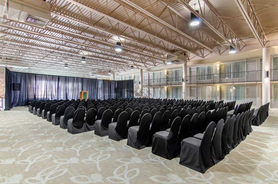 More Photos Of 2700 W 18th Ave, Emporia Hotel For Sale