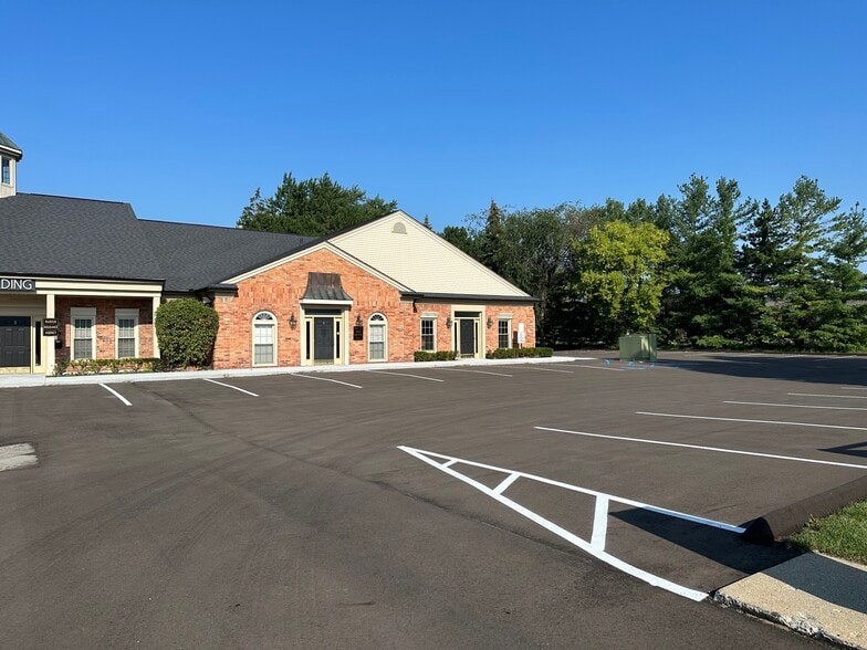 More Photos Of 46401 Romeo Plank Rd, Macomb Township Medical For Lease