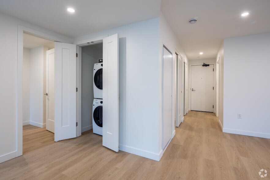 More Photos Of 1470 Queen St, Halifax Apartments For Lease