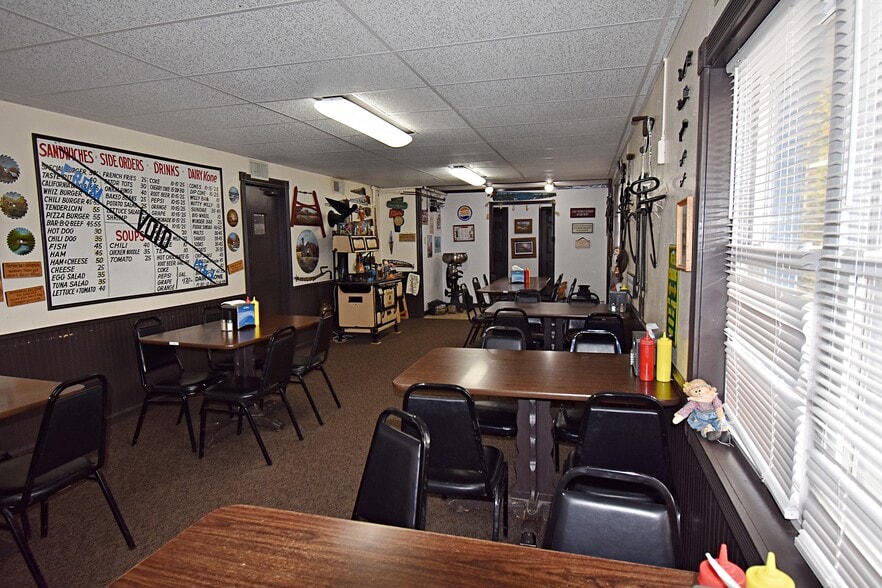More Photos Of 911 South St, Jesup Restaurant For Sale