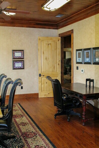 More Photos Of 404 Wynn Dr, Jacksonville Loft Creative Space For Sale